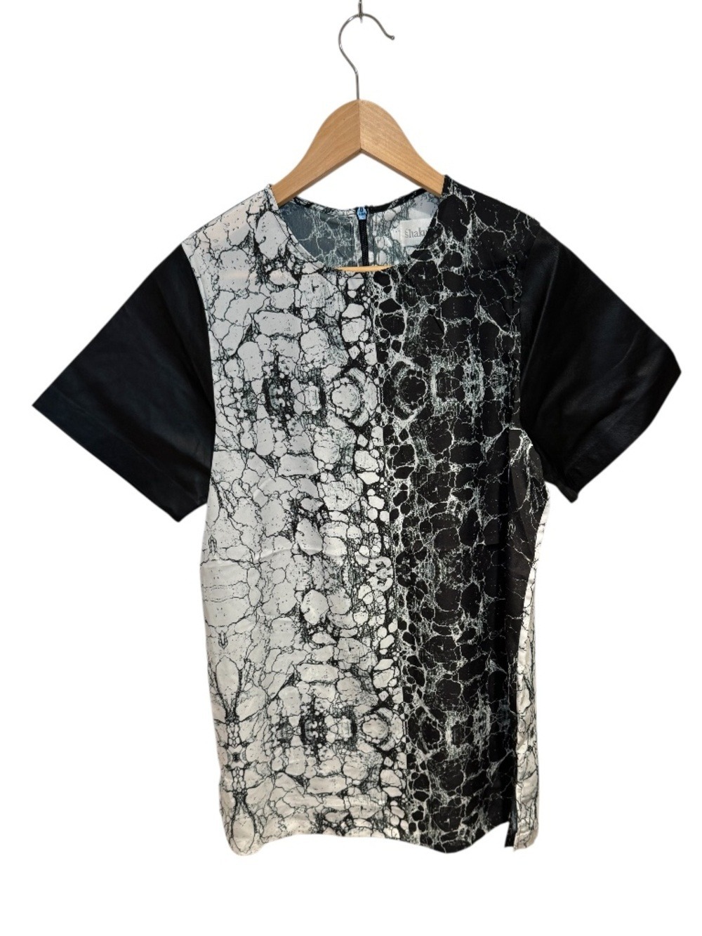 SHAKUHACHI black & white short faux leather sleeve blouse - size xs